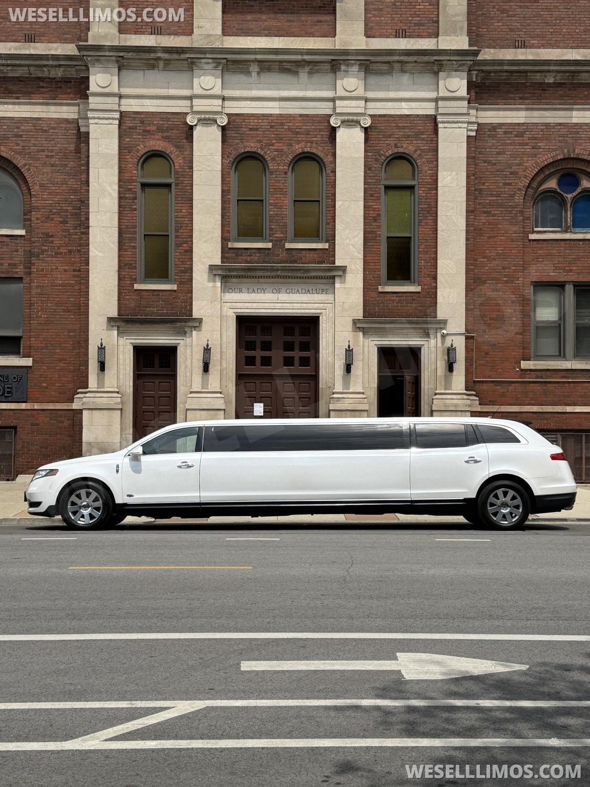 Limousine for Sale in Naperville, IL - Main Photo