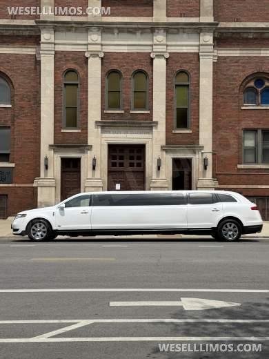 2016 Lincoln MKT Limousine for Sale in Naperville, IL - Main Photo