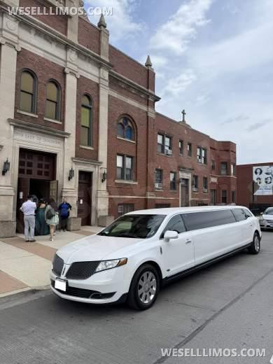 2016 Lincoln MKT Limousine for Sale in Naperville, IL - Photo 3