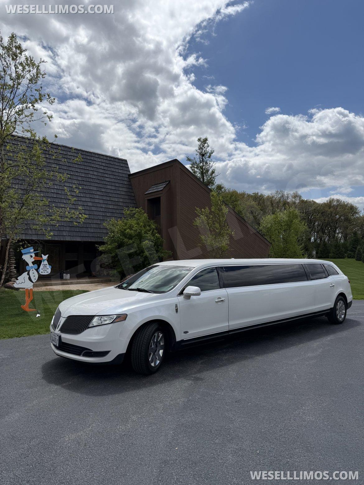 Limousine for Sale in Naperville, IL - Photo 9