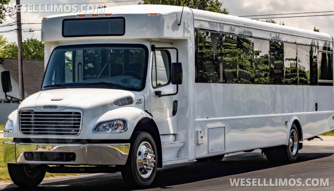 Shuttle Bus for sale: 2017 Freightliner M2 45"