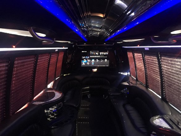 2012 Ford F550 Limo Bus for Sale in Richmond, VA - Photo 2