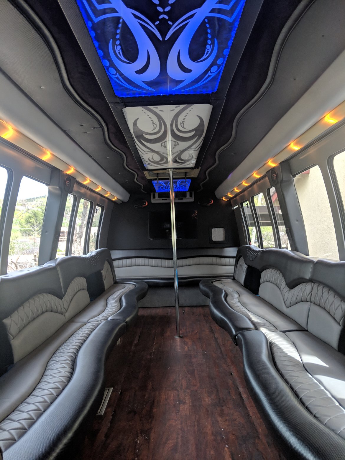 Limo Bus for sale: 2001 Ford 550 33&quot; by Krystal Koach