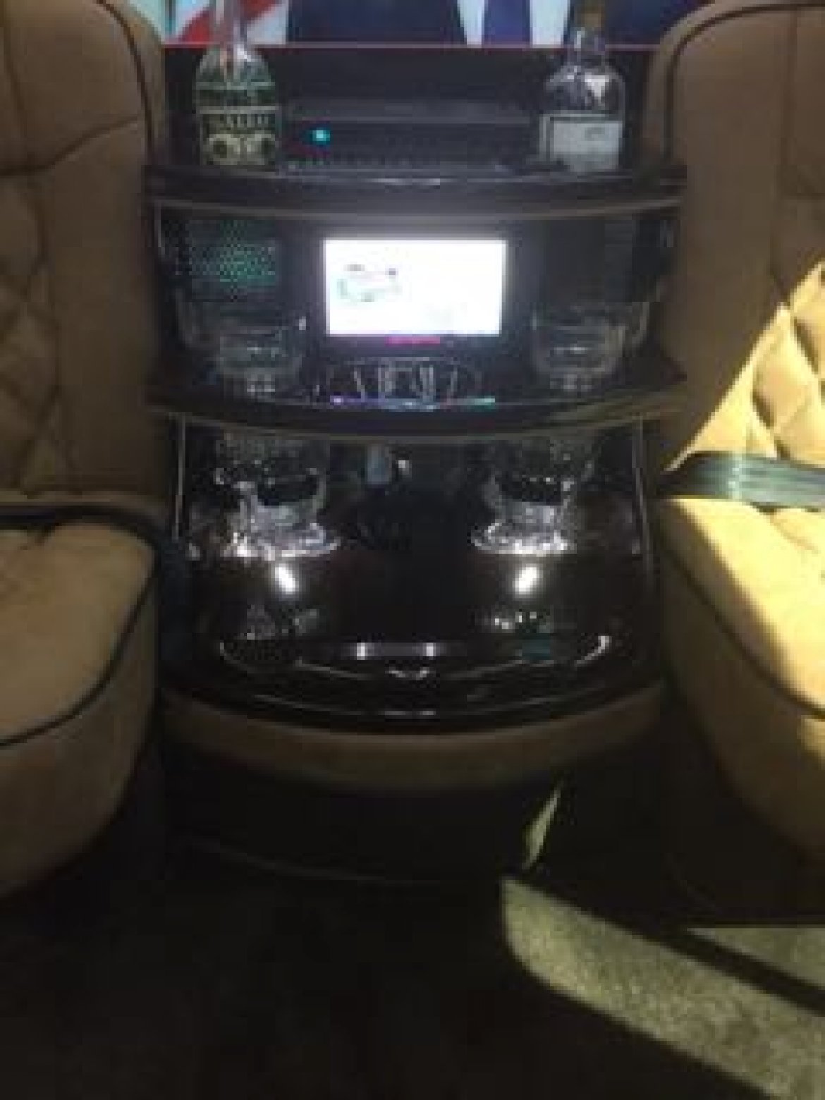 CEO SUV Mobile Office for Sale in Largo, FL - Photo 7