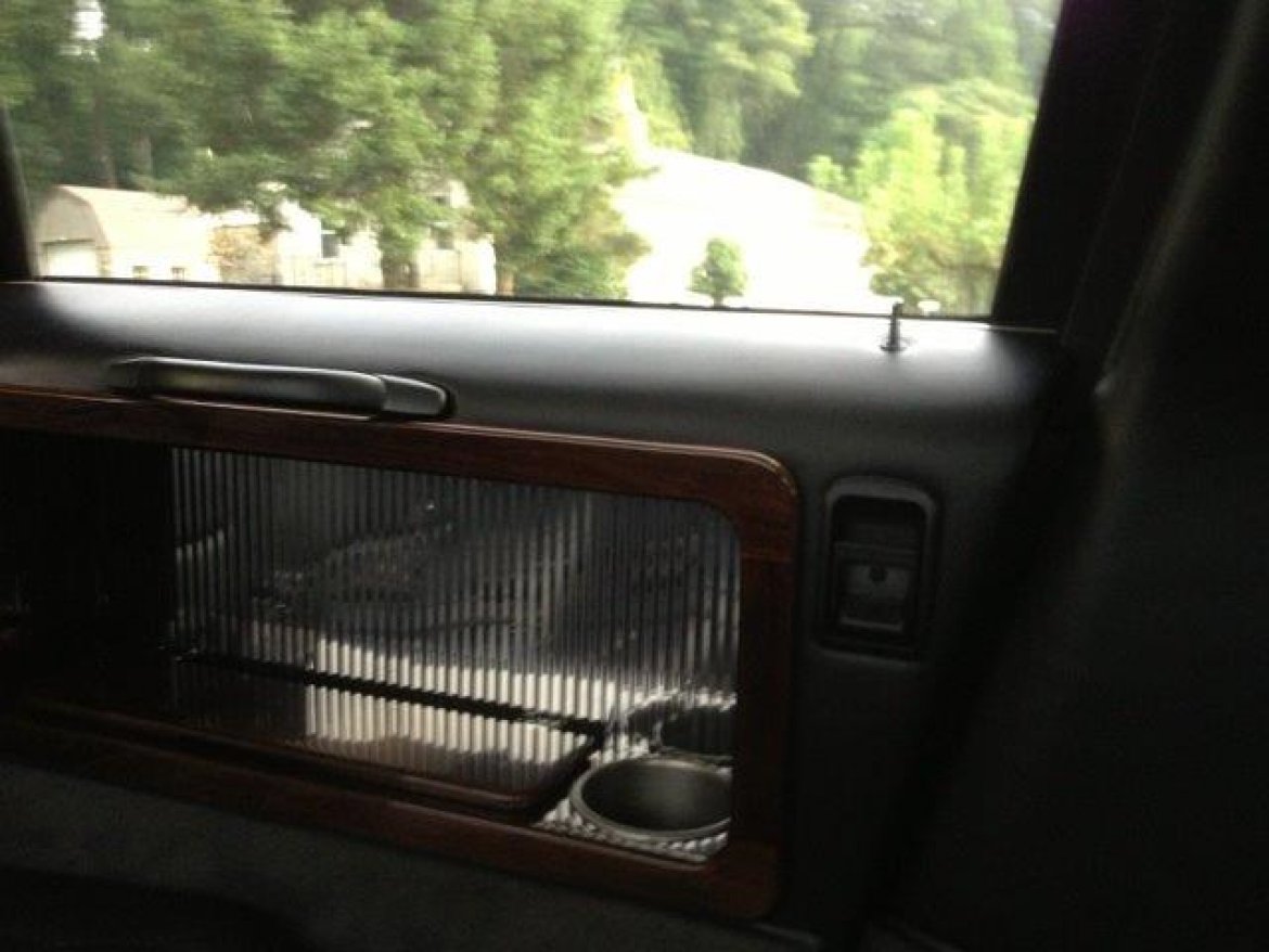 Limousine for Sale in Oaklyn, NJ - Photo 5