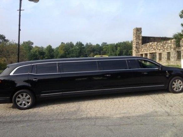 2017 Lincoln MKT Limousine for Sale in Oaklyn, NJ - Main Photo