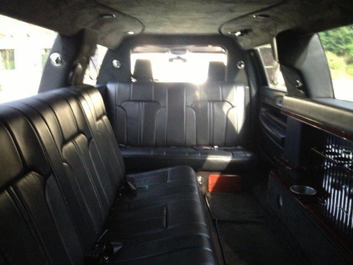 Limousine for Sale in Oaklyn, NJ - Photo 5