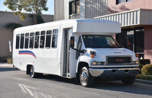 2005 GMC 5500 Shuttle Bus for Sale in Fontana, CA - Main Photo