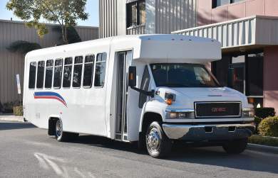 2005 GMC 5500 Shuttle Bus for Sale in Fontana, CA - Main Photo