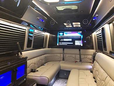 2019 Mercedes-Benz 3500 Sprinter for Sale in Oaklyn, New Jersey, US - Photo 3