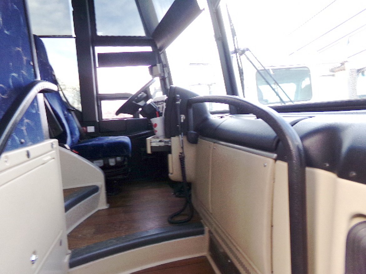 Motorcoach for Sale in Baltimore, MD - Photo 5