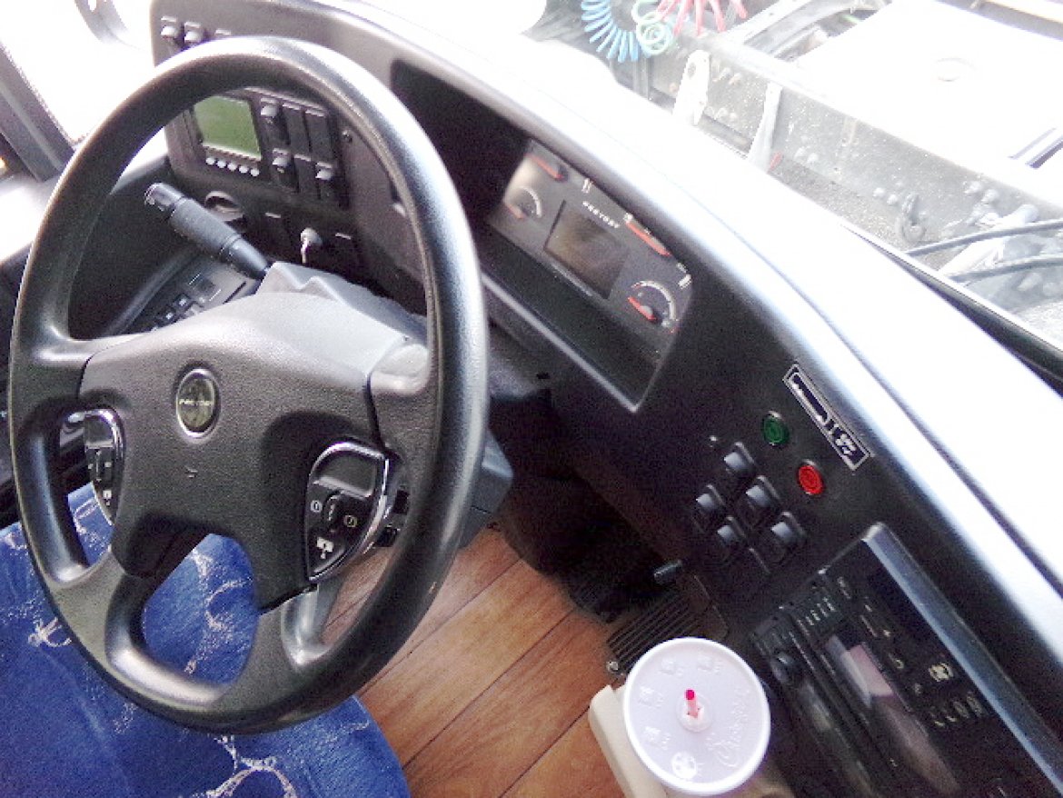 Motorcoach for Sale in Baltimore, MD - Photo 9