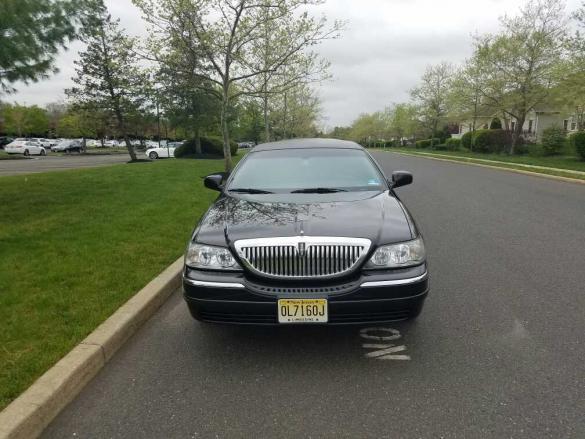 2011 Lincoln Lincoln Limousine for Sale in Trenton, NJ - Photo 2