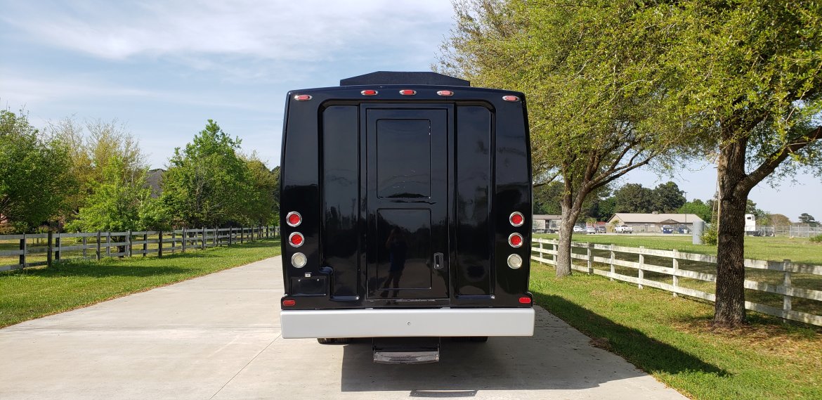 Limo Bus for Sale in Houston, TX - Photo 7
