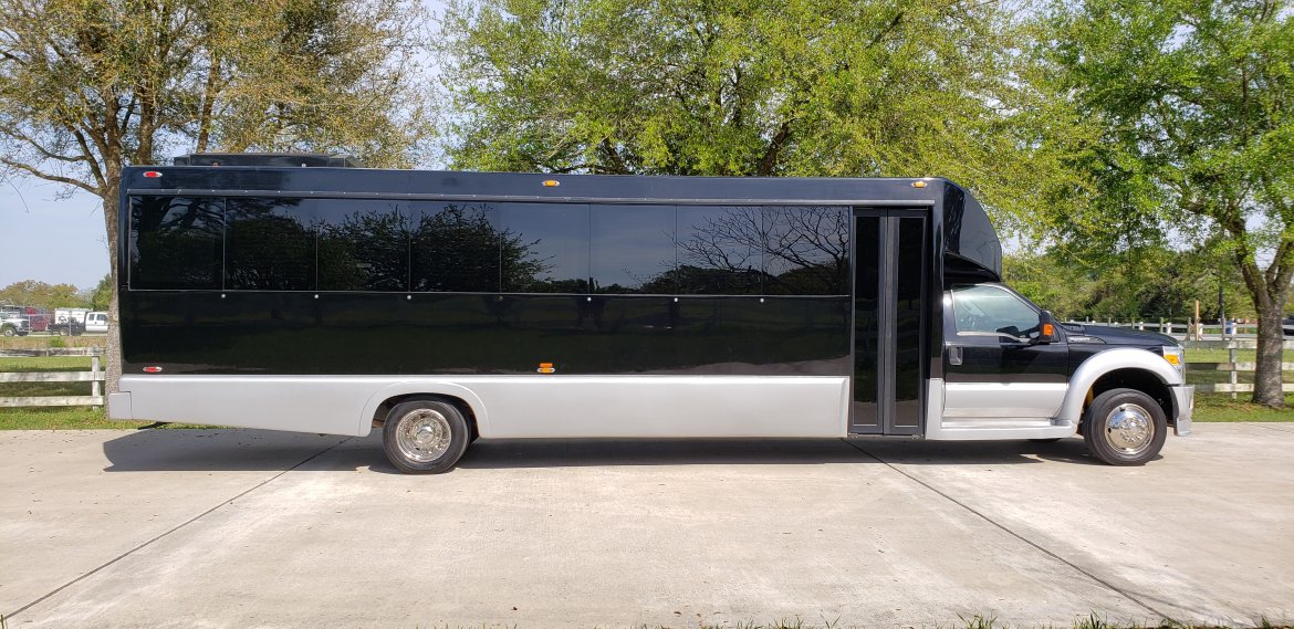 Limo Bus for Sale in Houston, TX - Photo 5