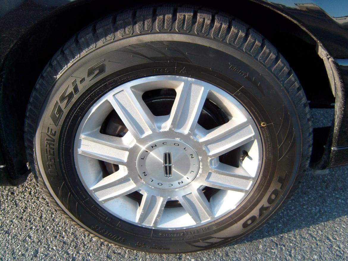 Photo of Sedan for sale: 2011 Lincoln Town Car Executive L by Lincoln