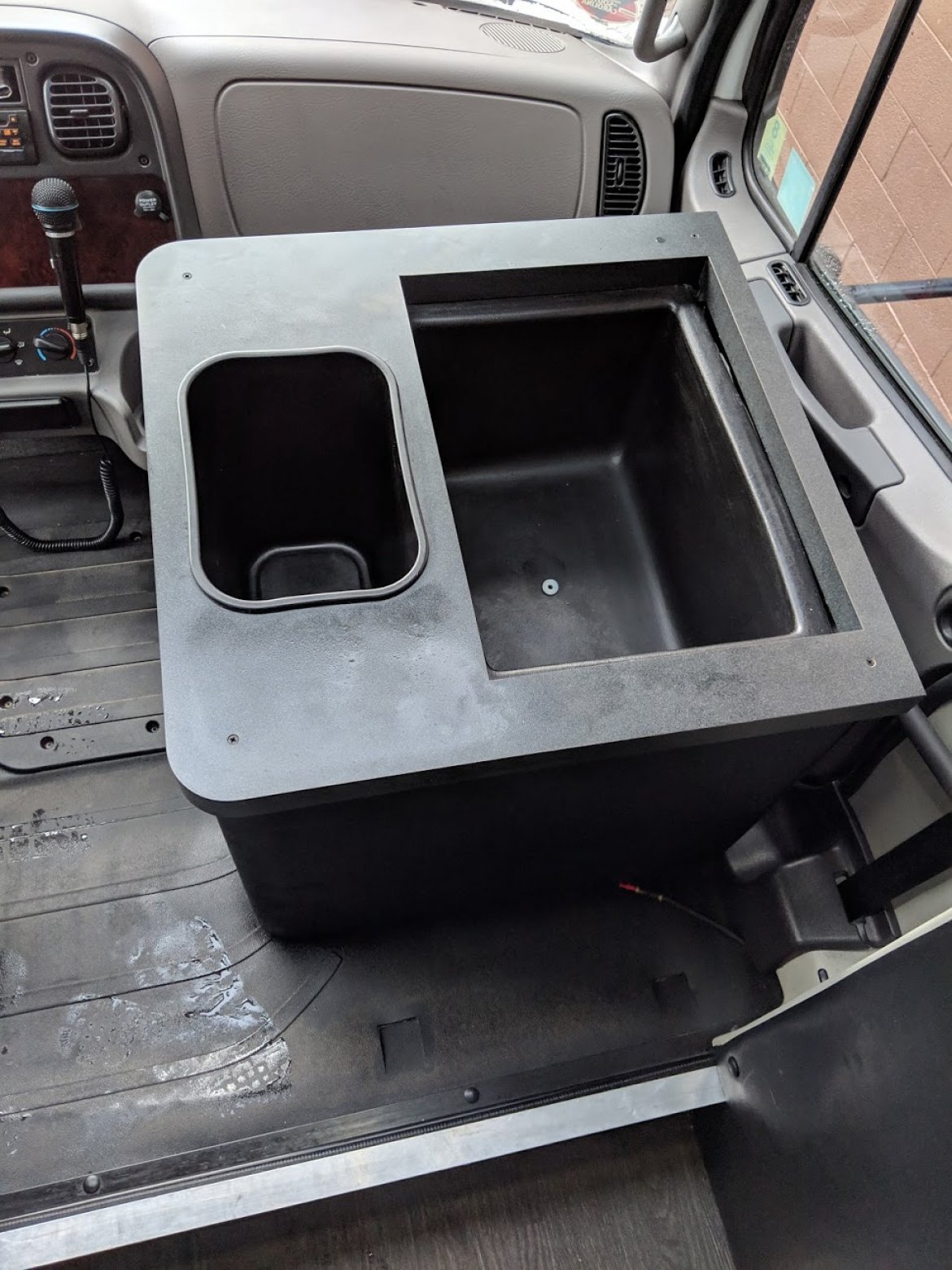 Executive Shuttle for Sale in Troy, MI - Photo 9