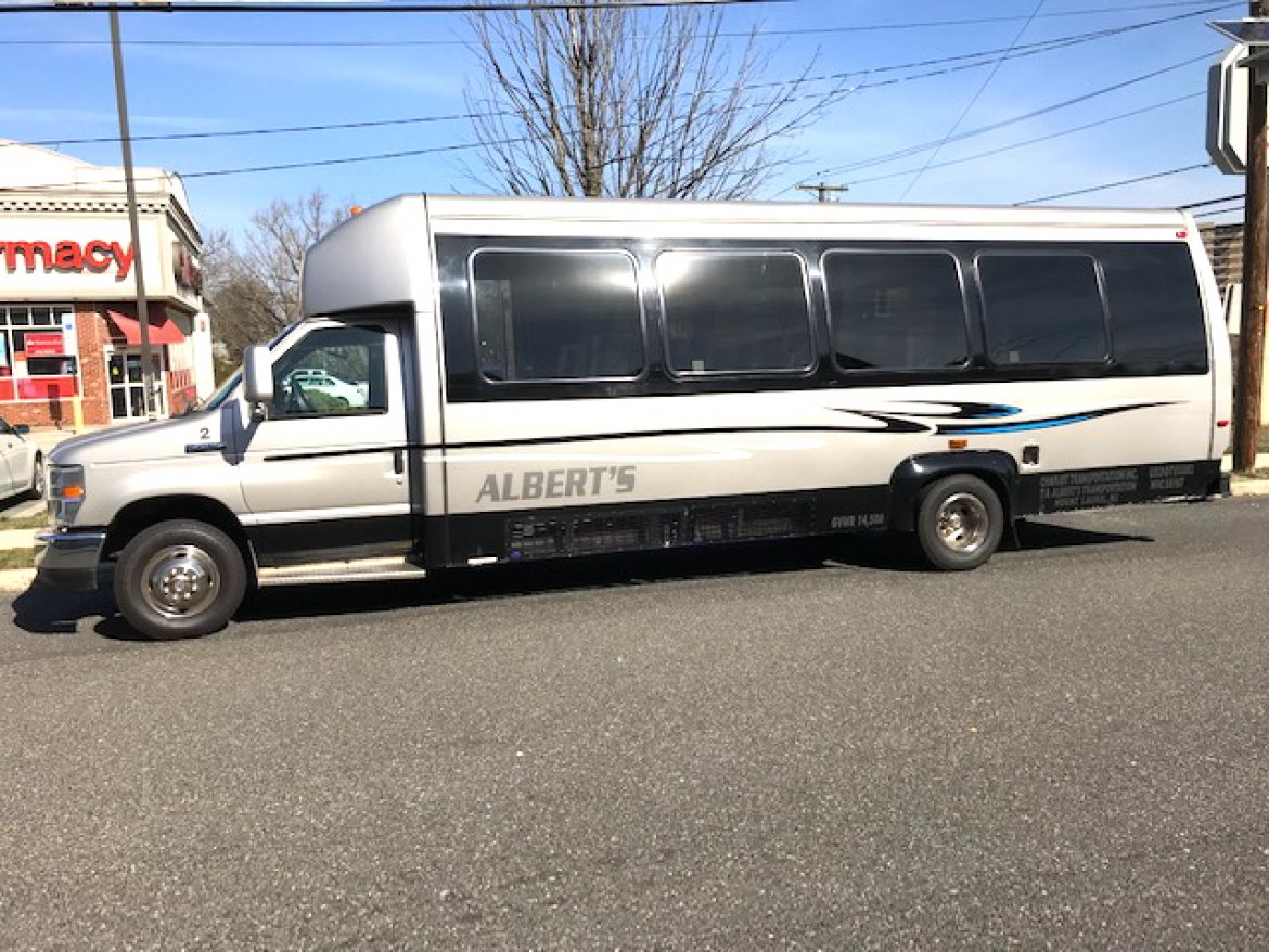 Shuttle Bus for sale: 2011 Ford E-450 28" by Ameritrans