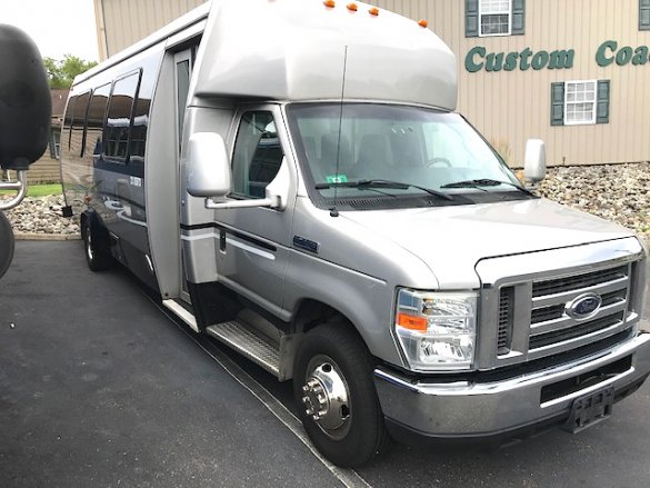 2011 Ford E-450 Shuttle Bus for Sale in MT. Laurel, NJ - Photo 2