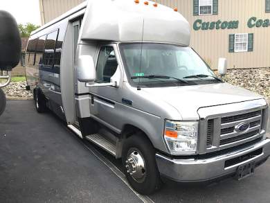 2011 Ford E-450 Shuttle Bus for Sale in MT. Laurel, NJ - Photo 2
