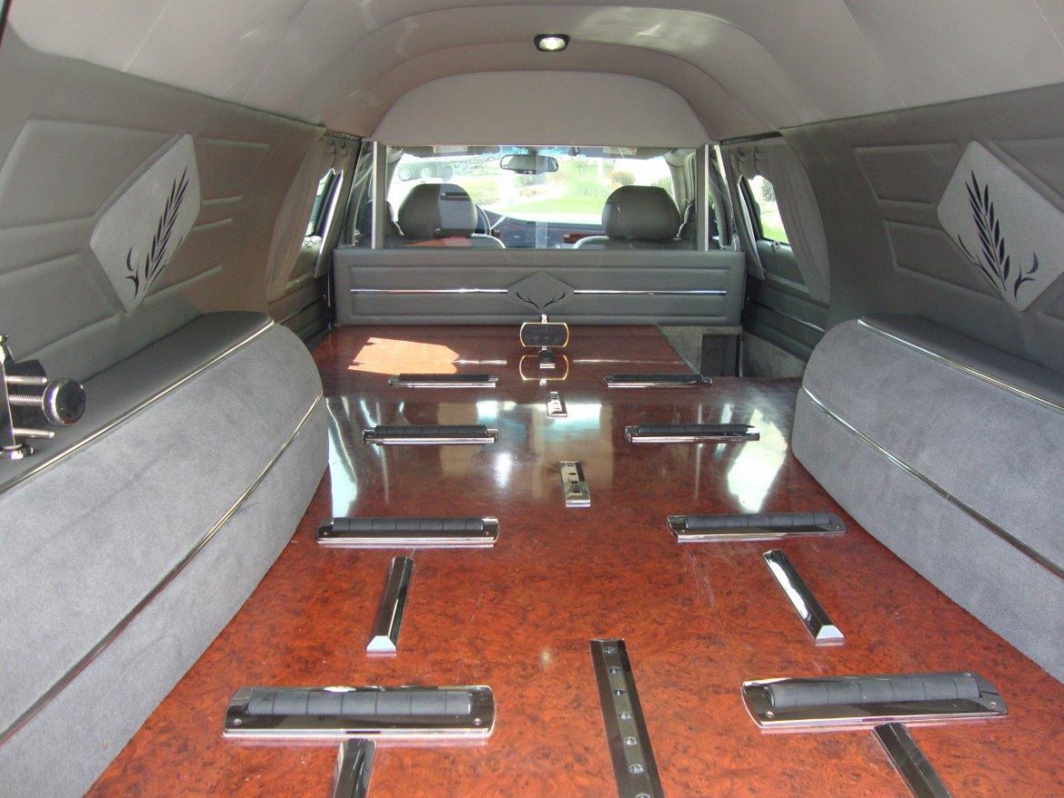 Funeral for sale: 2005 Cadillac XTS by Superior Coach