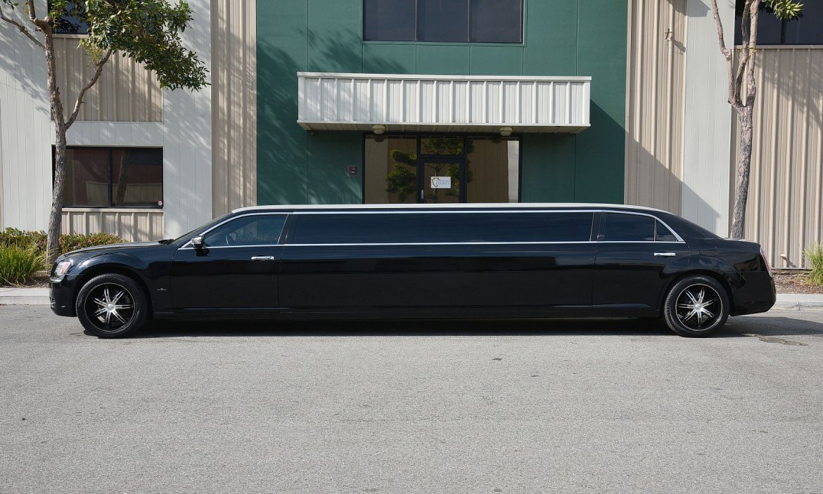 Limousine for Sale in Fontana, CA - Photo 2