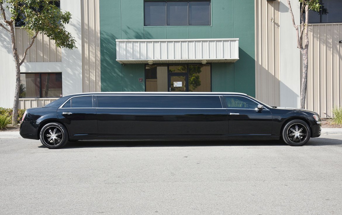 Limousine for Sale in Fontana, CA - Photo 5