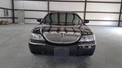 2011 Lincoln Towncar Limousine for Sale in Houston, TX - Photo 2
