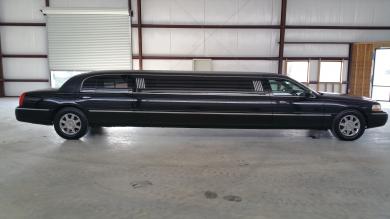 2011 Lincoln Towncar Limousine for Sale in Houston, Texas, US - Photo 4