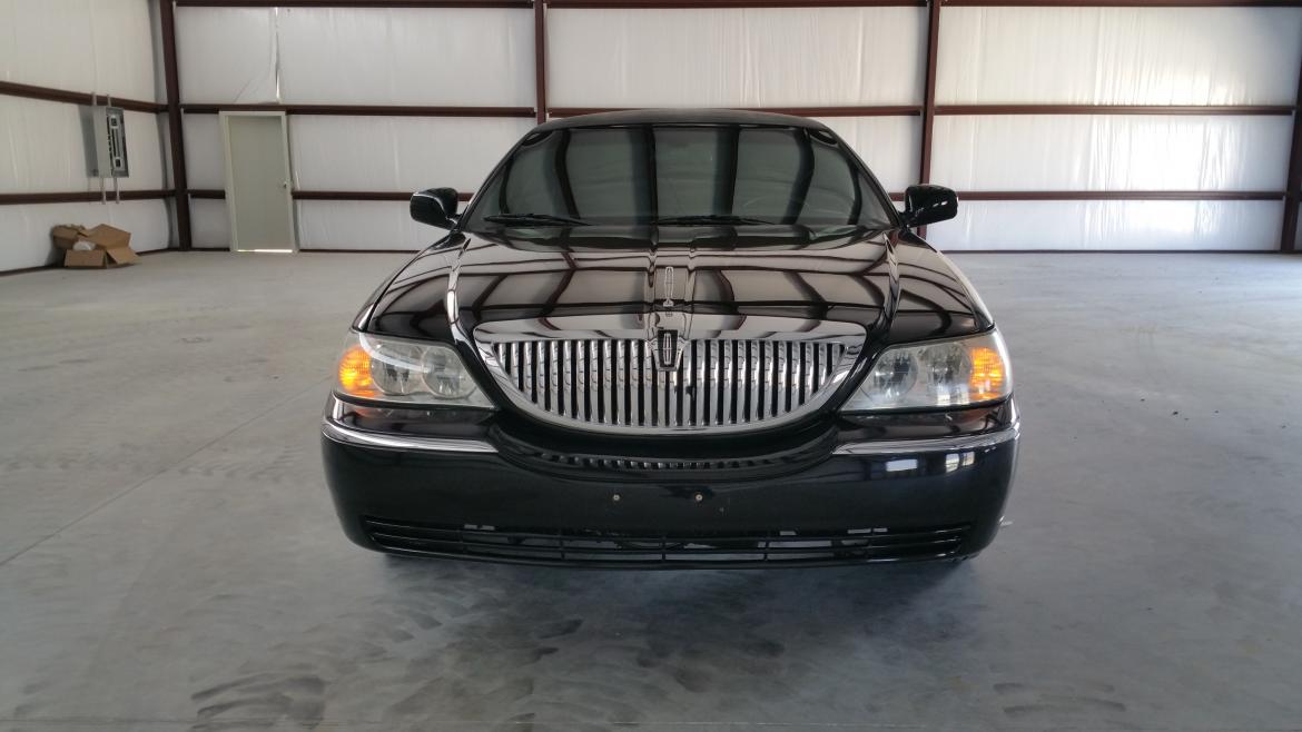 Photo of Limousine for sale: 2009 Lincoln Towncar 120&quot; by Executive Coach Builders