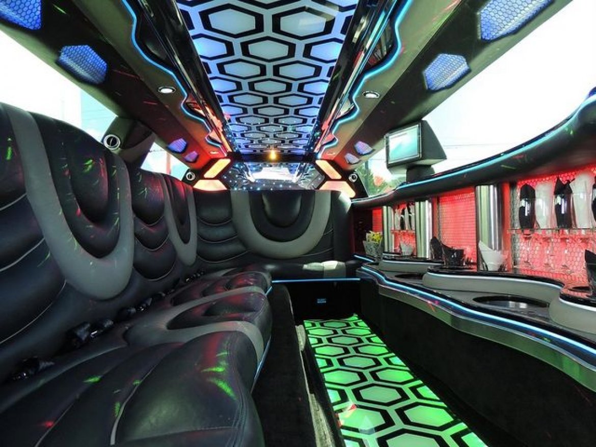 Limousine for Sale in Oaklyn, NJ - Photo 2