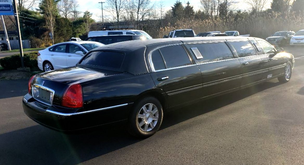 Limousine for Sale in Oaklyn, NJ - Photo 2
