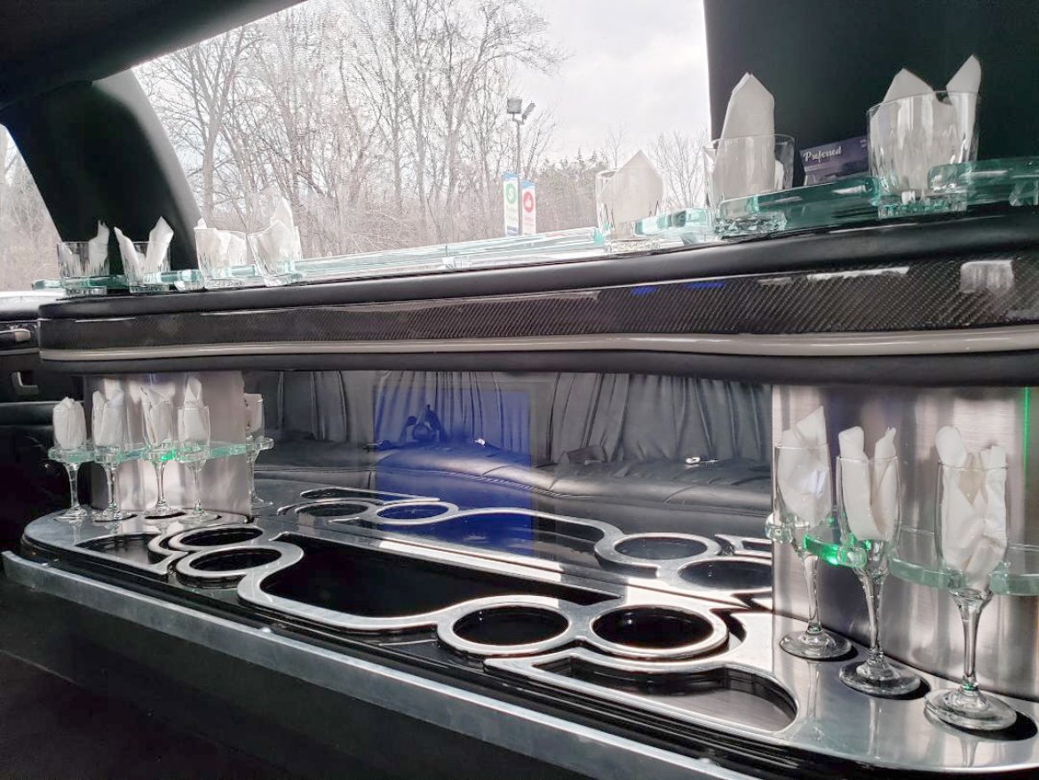 Limousine for Sale in Oaklyn, NJ - Photo 10