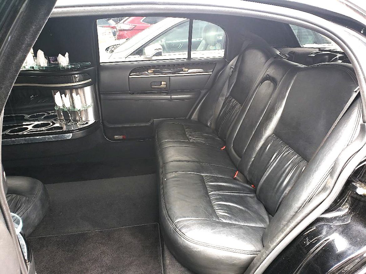 Limousine for Sale in Oaklyn, NJ - Photo 11