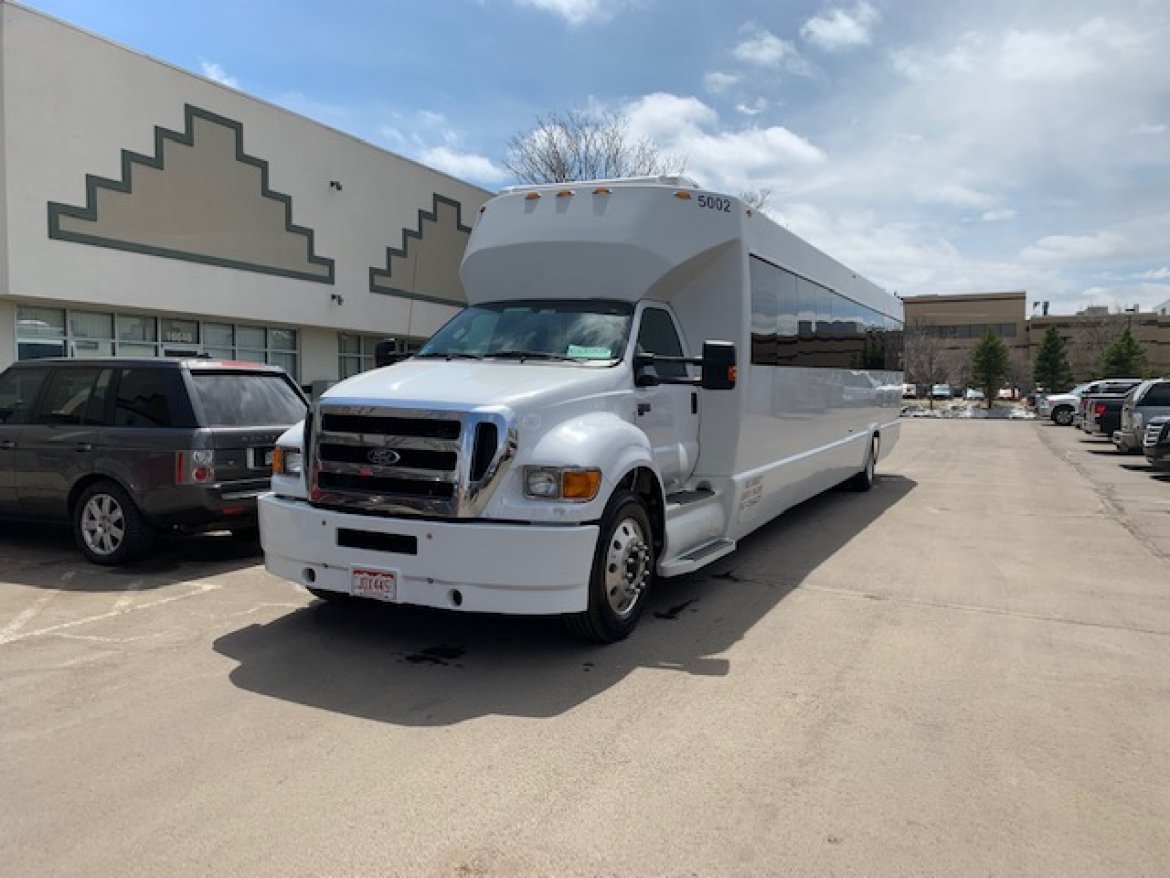 Shuttle Bus for sale: 2011 Ford F750 by Tiffany
