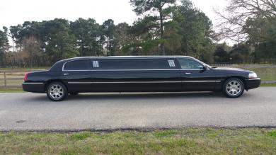 2008 Lincoln Towncar Limousine for Sale in Houston, Texas, US - Photo 4
