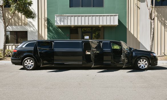 2013 Lincoln MKT Limousine for Sale in Fontana, CA - Main Photo