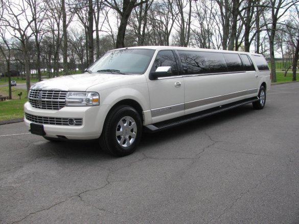 2008 Lincoln Navigator L SUV Stretch for Sale in Nashville, TN - Main Photo