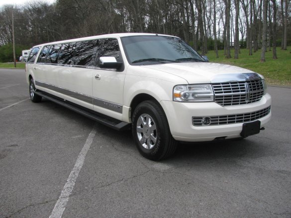 2008 Lincoln Navigator L SUV Stretch for Sale in Nashville, TN - Photo 2