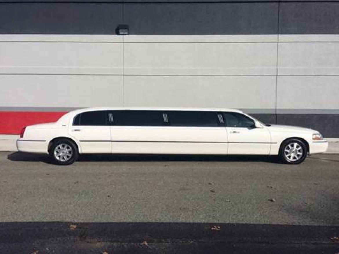 Photo of Limousine for sale: 2007 Lincoln Town Car 120" by DaBryan