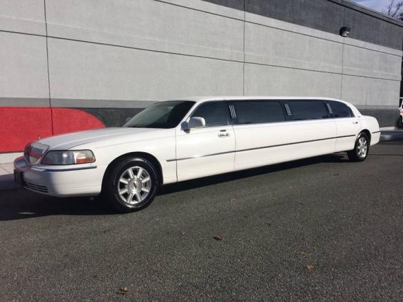 2007 Lincoln Town Car Limousine for Sale in Richmond, VA - Main Photo