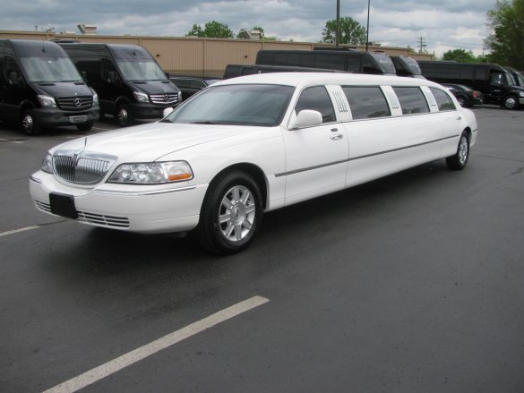 2006 Lincoln Town Car Limousine for Sale in Nashville, TN - Main Photo