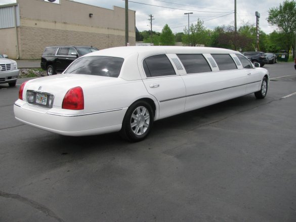 2006 Lincoln Town Car Limousine for Sale in Nashville, TN - Photo 3
