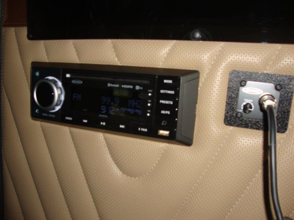 Executive Shuttle for Sale in Carson, CA - Photo 16