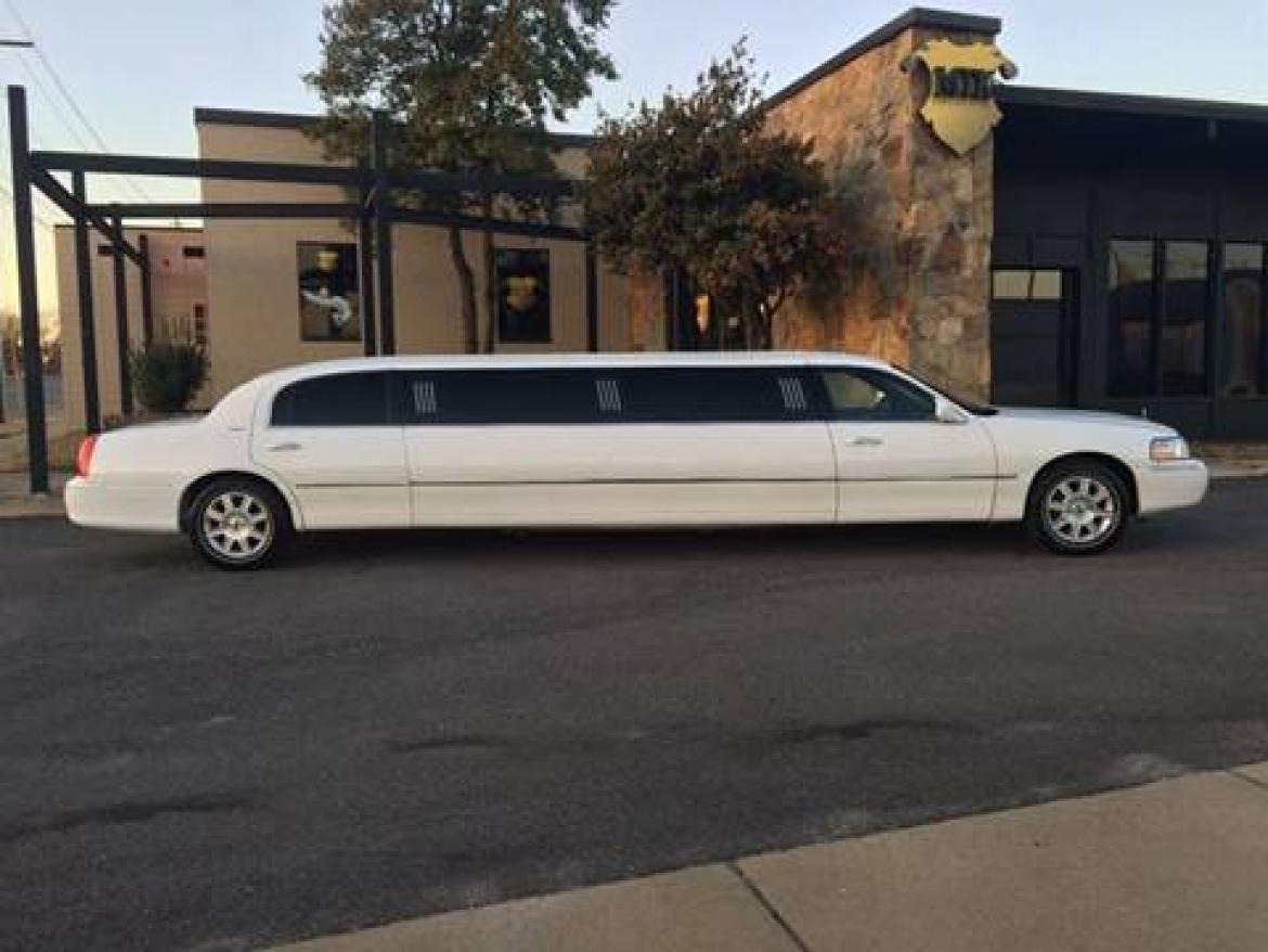 Photo of Limousine for sale: 2007 Lincoln Town Car 120" by Executive Coach Builders