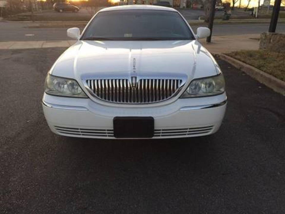 Photo of Limousine for sale: 2007 Lincoln Town Car 120" by Executive Coach Builders