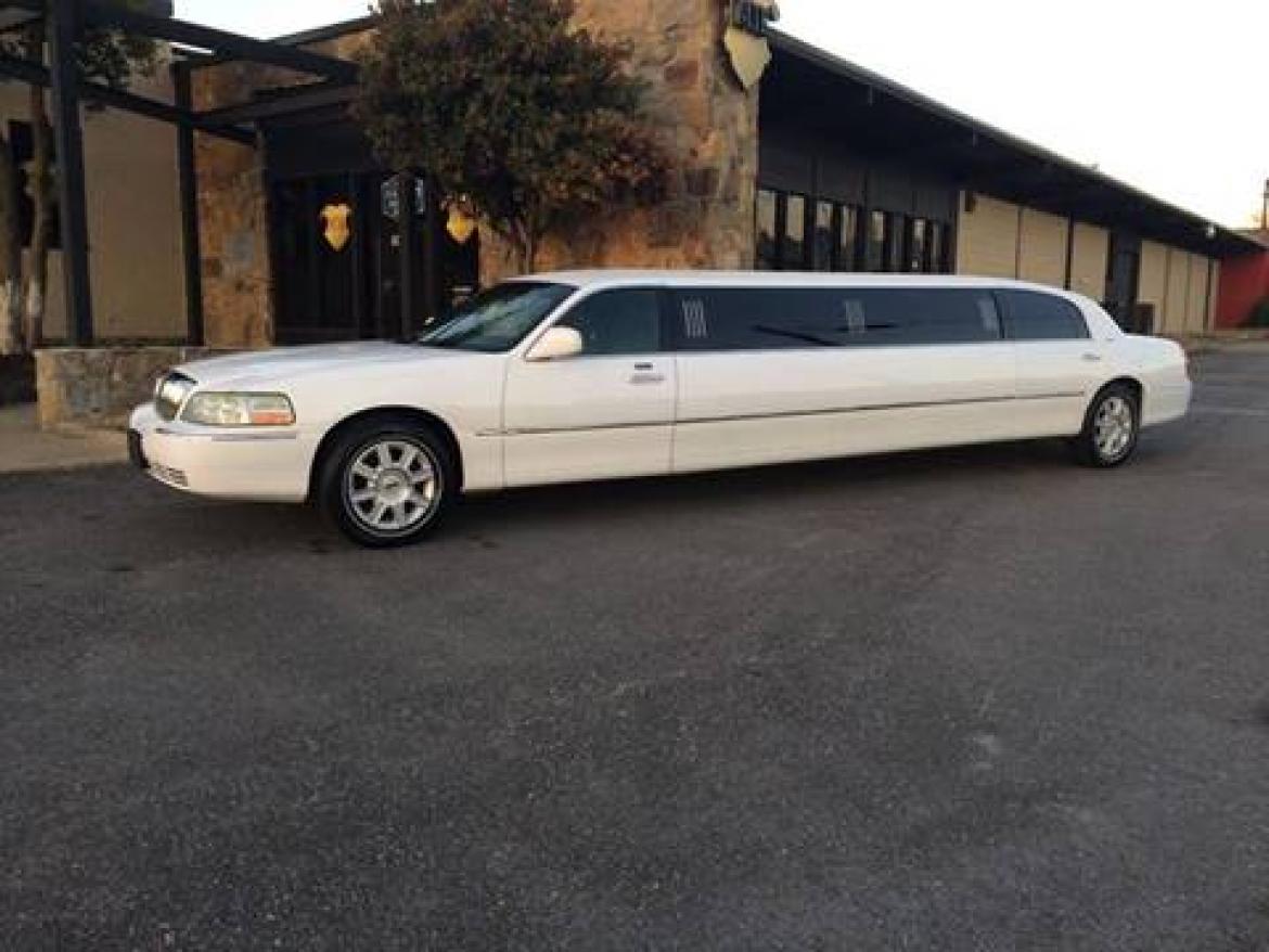 Photo of Limousine for sale: 2007 Lincoln Town Car 120" by Executive Coach Builders
