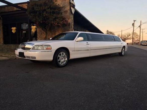 2007 Lincoln Town Car Limousine for Sale in Richmond, VA - Main Photo