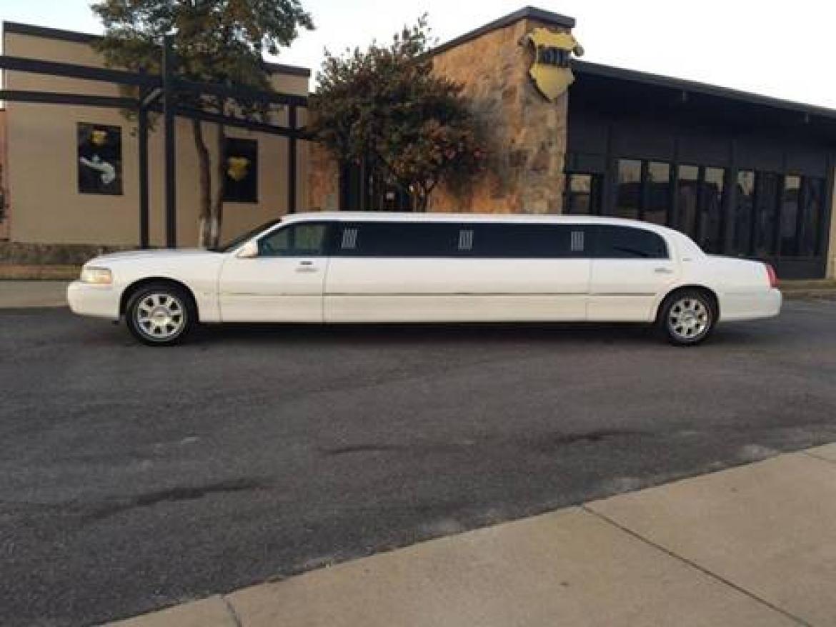 Photo of Limousine for sale: 2007 Lincoln Town Car 120" by Executive Coach Builders