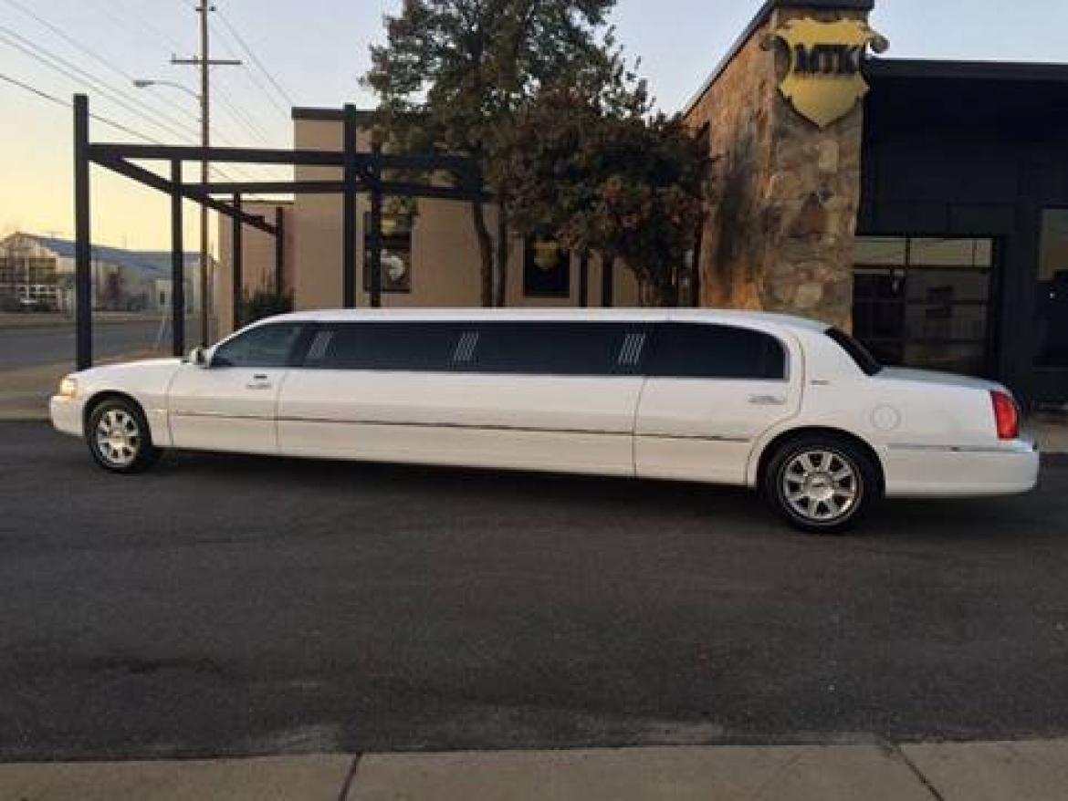 Photo of Limousine for sale: 2007 Lincoln Town Car 120" by Executive Coach Builders